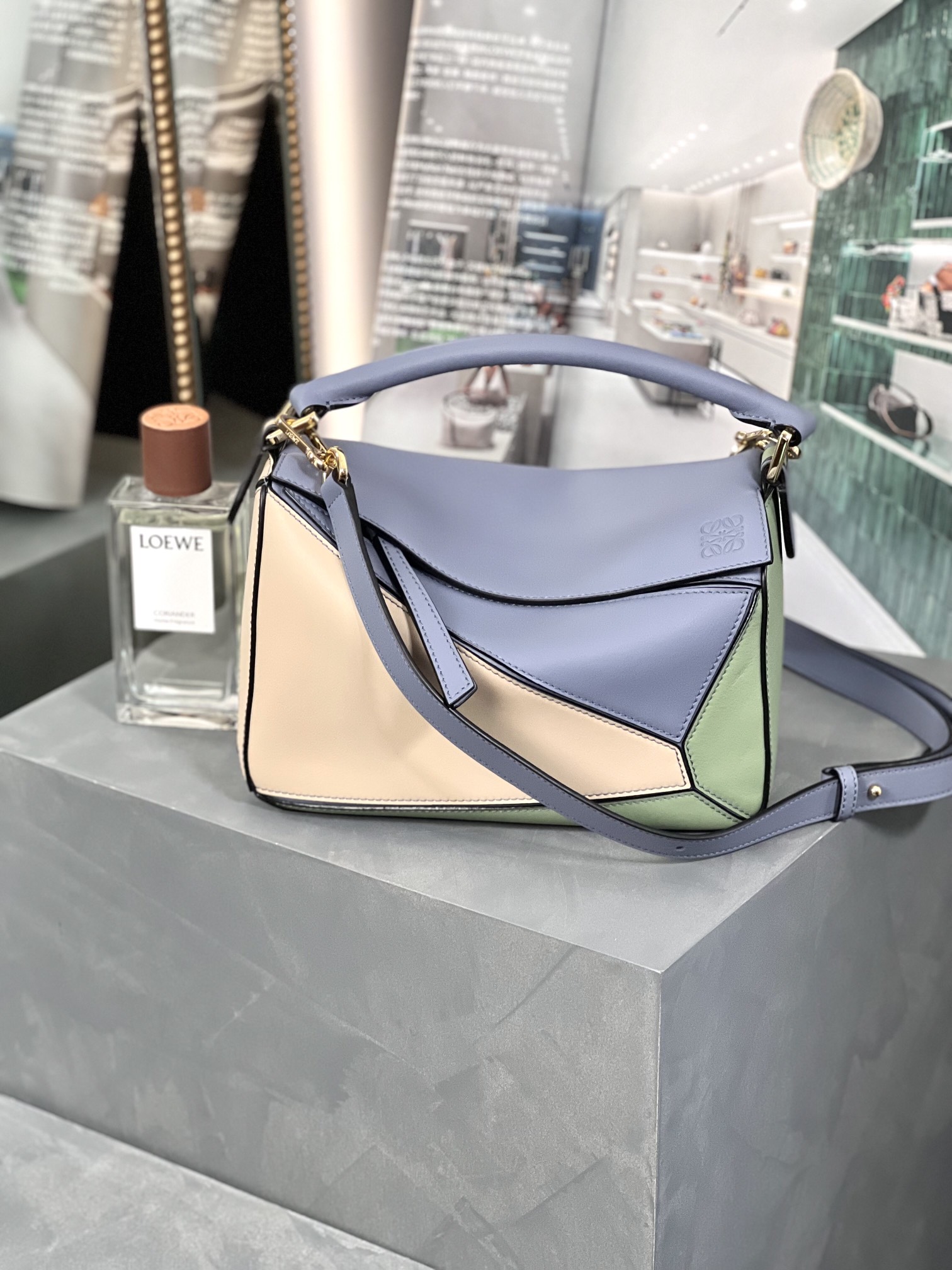 Handbags LOEWE ZP size:2414-11 cm - vstockx