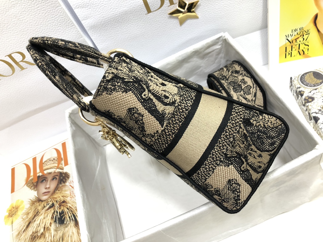 Handbag Dior M0565 size 24 x 20 x 11 cm - vstockx