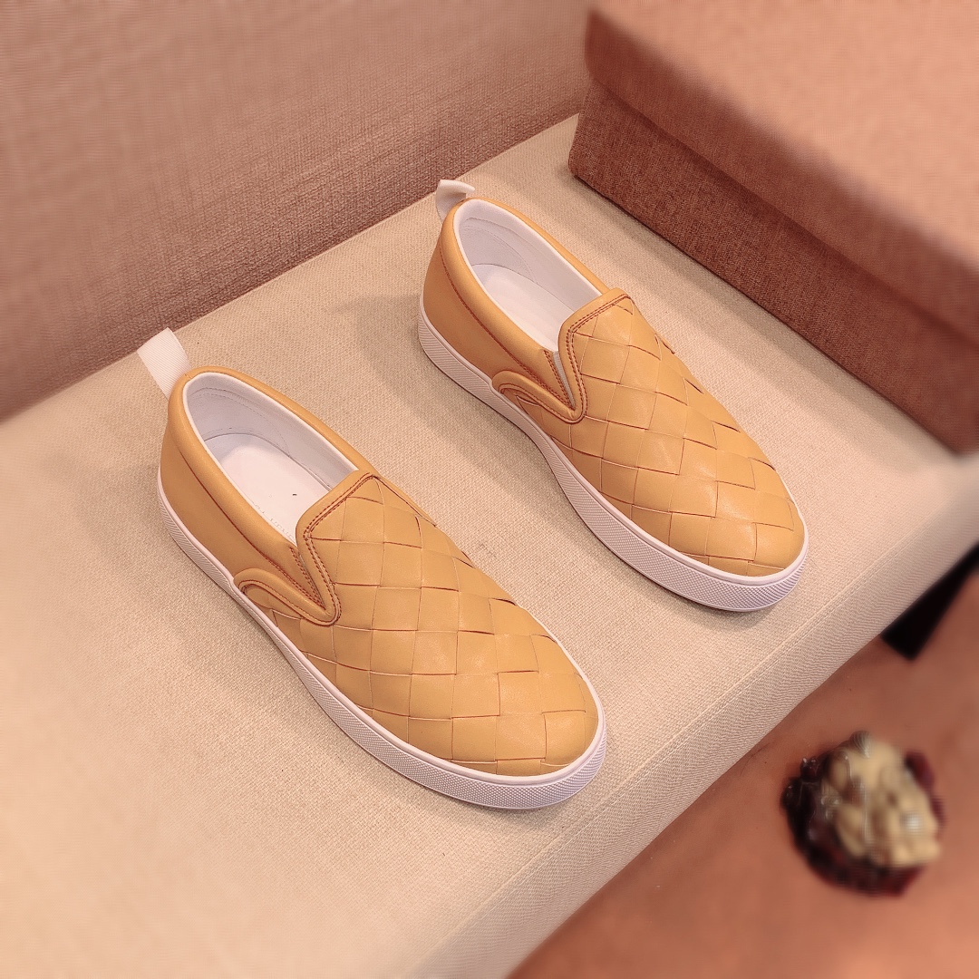 Bottega Veneta Intrecciato Leather Loafers 3 - vstockx