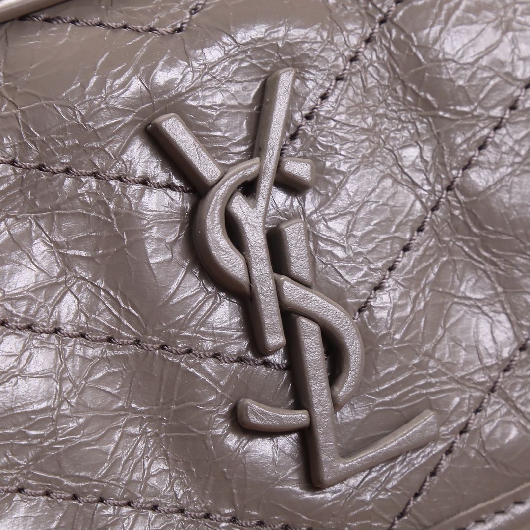 Handbags SAINT LAURENT 533037 size 22x16.5x12 cm - vstockx