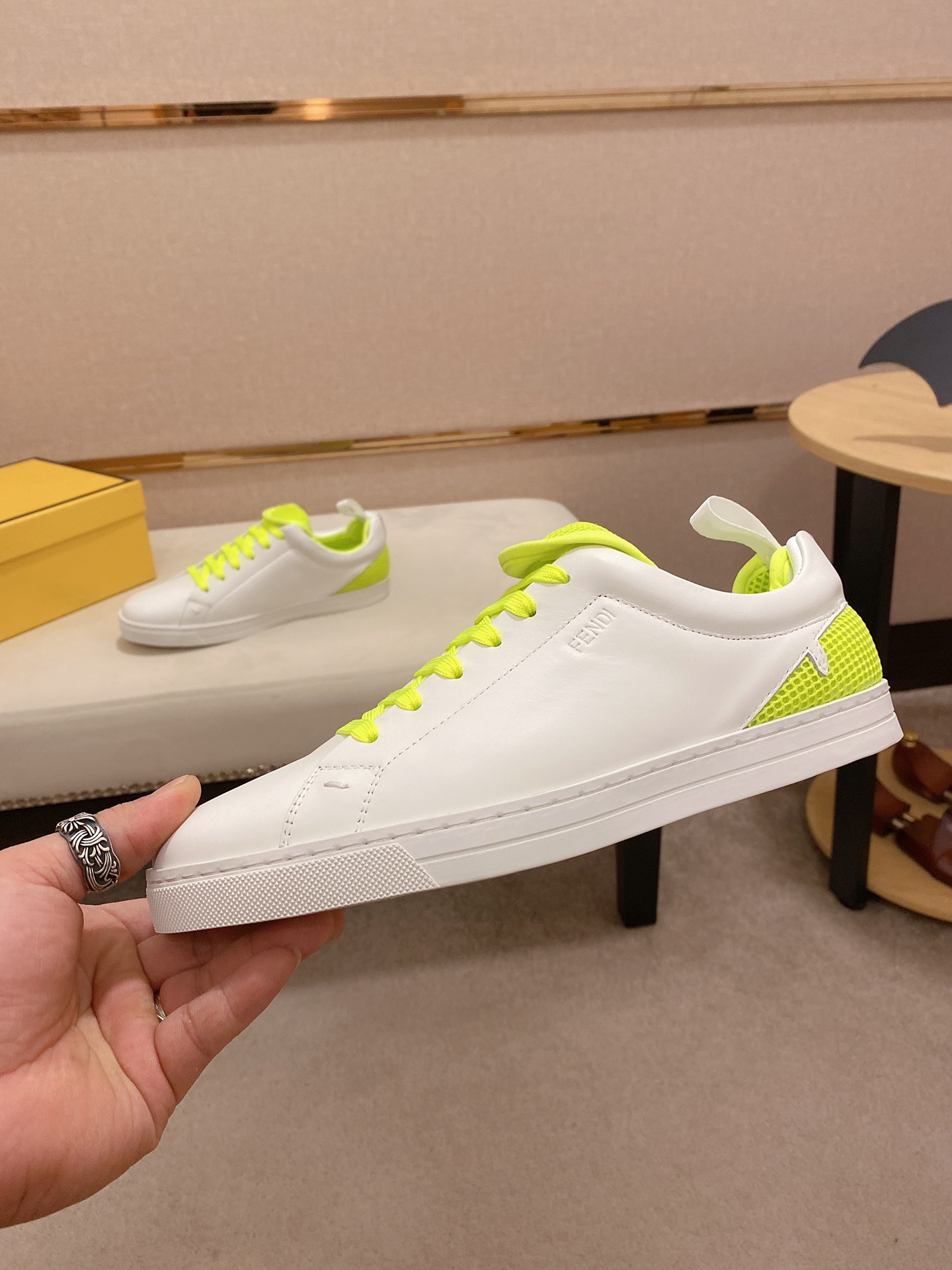Fendi Low Top Sneakers 22 - vstockx