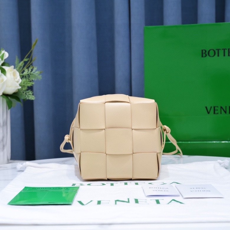 Handbags Bottega Veneta 6612 size:19 cm - vstockx
