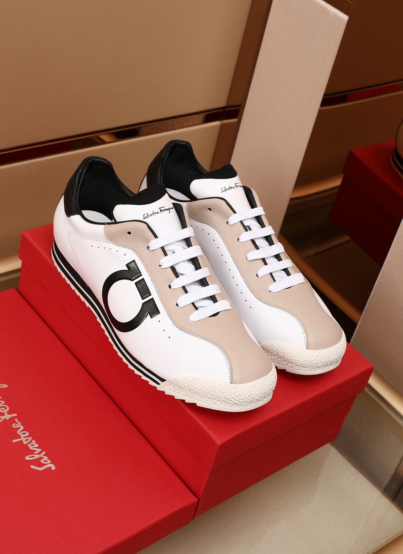 Salvatore Ferragamo Gancini Sneaker 18 - vstockx