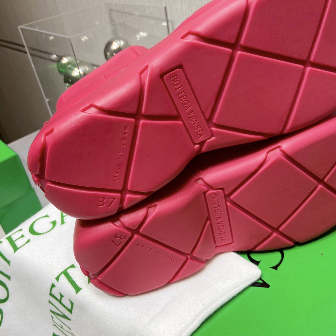 Bottega Veneta Boots 24 - vstockx