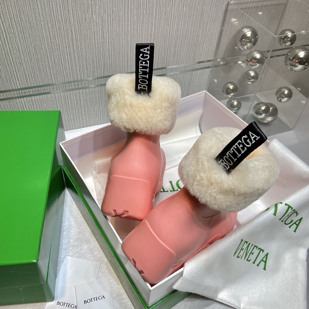 Bottega Veneta Boots 7 - vstockx