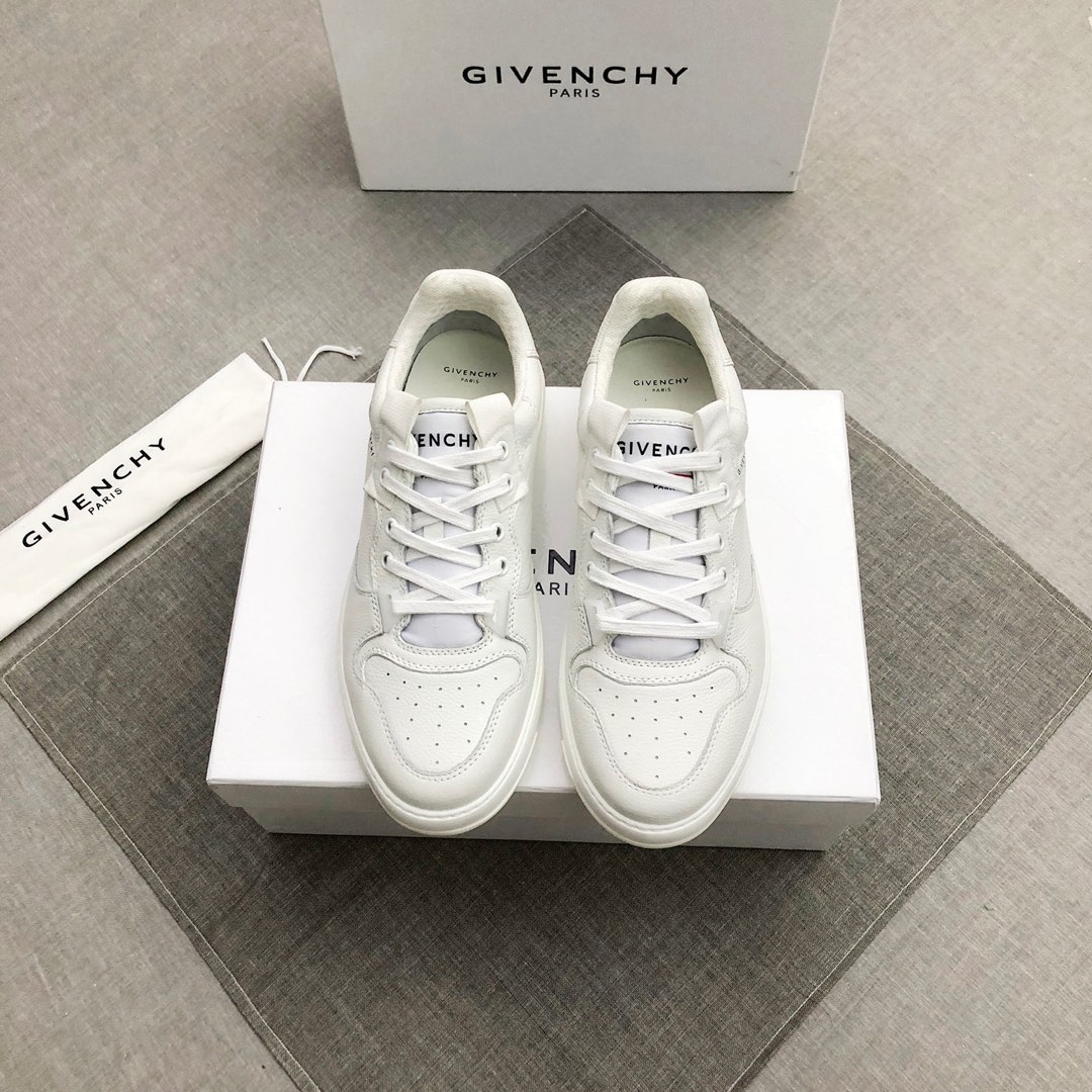 Givenchy Wing Sneakers 3 - vstockx