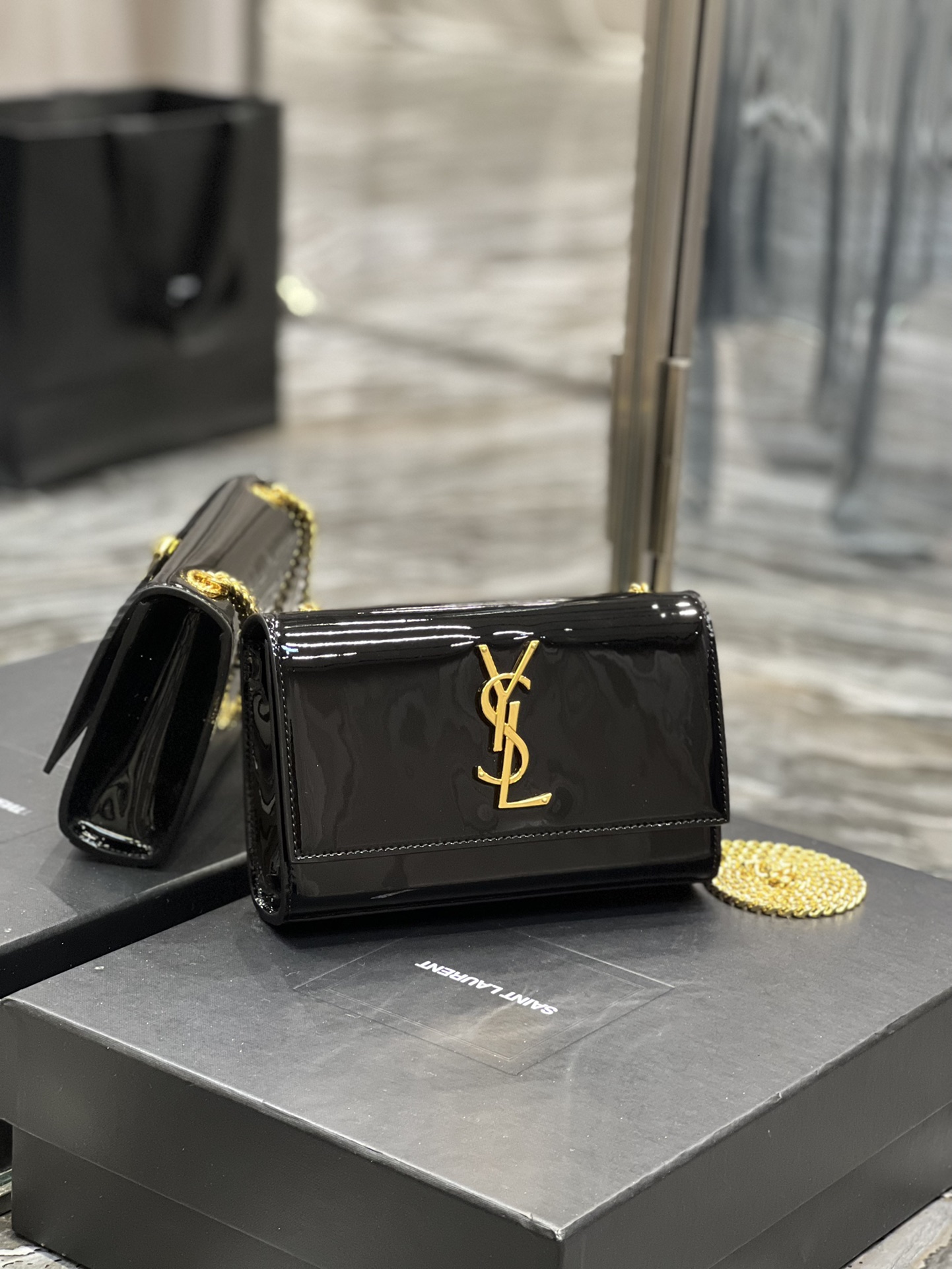 Handbags SAINT LAURENT 469390 size 20x13.5x5.5 cm - vstockx
