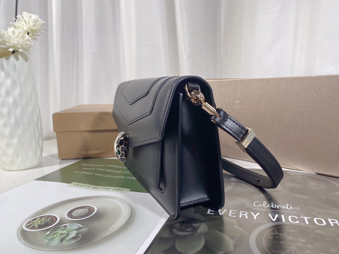 Handbags Bvlgari 292104950 size:22*15*4.5 cm - vstockx