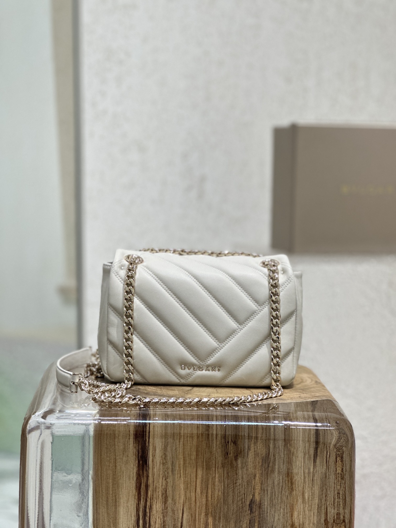 Handbags Bvlgari 287993 size:22.5*15*10 cm - vstockx