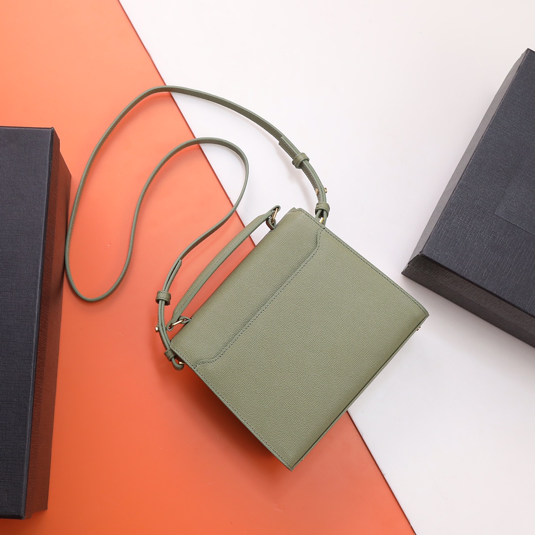 Handbags SAINT LAURENT 602716 size 20  16  7.5 cm - vstockx