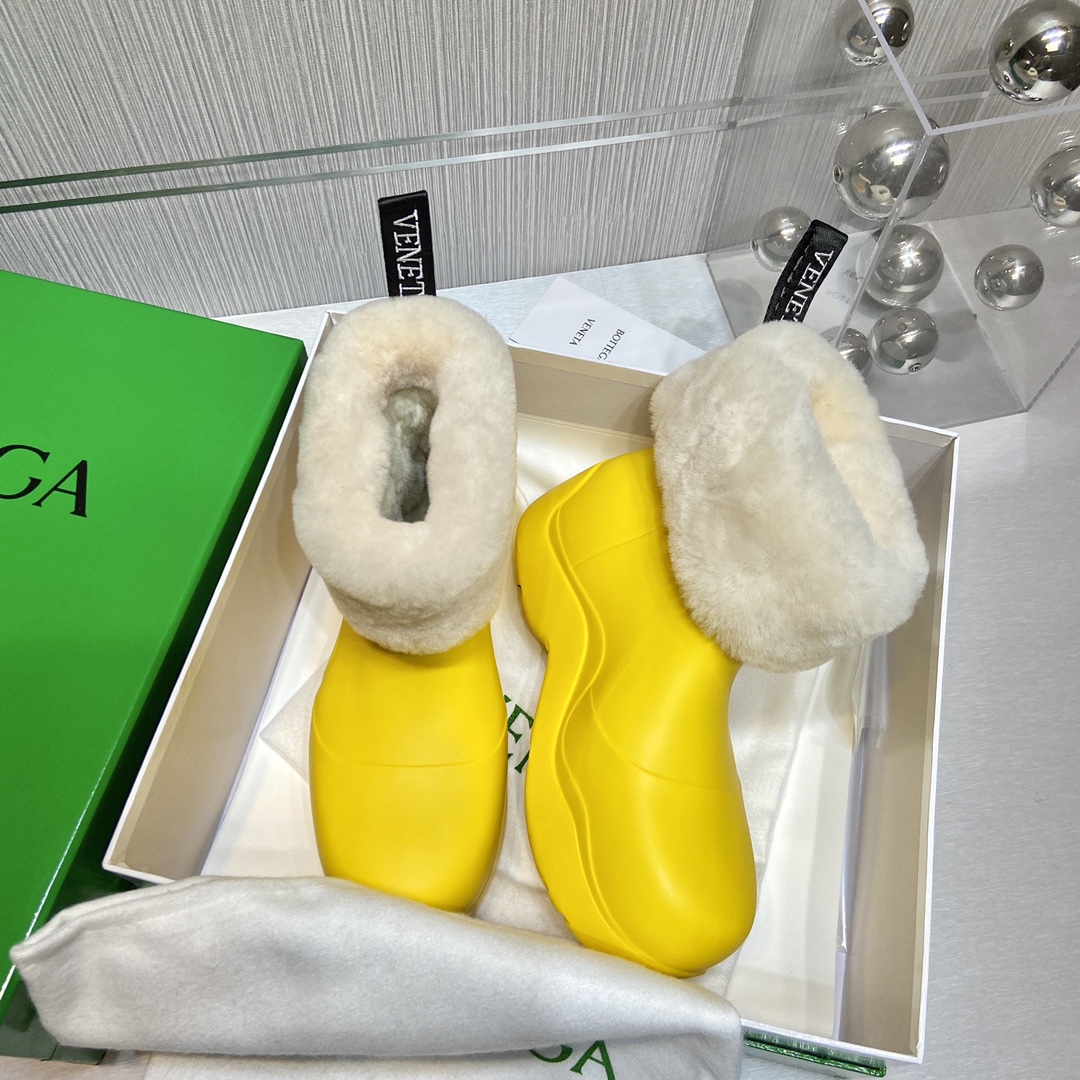 Bottega Veneta Boots 8 - vstockx