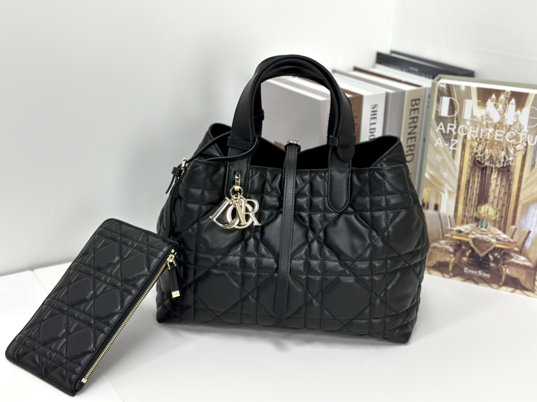 Handbags Dior 6231 size:28x21x19 cm - vstockx