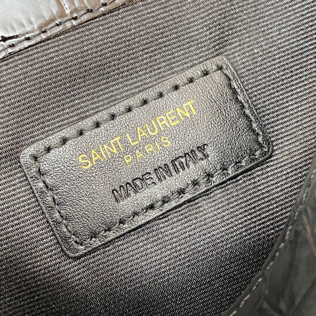 Handbags SAINT LAURENT 565739 size 27x16x2 cm - vstockx