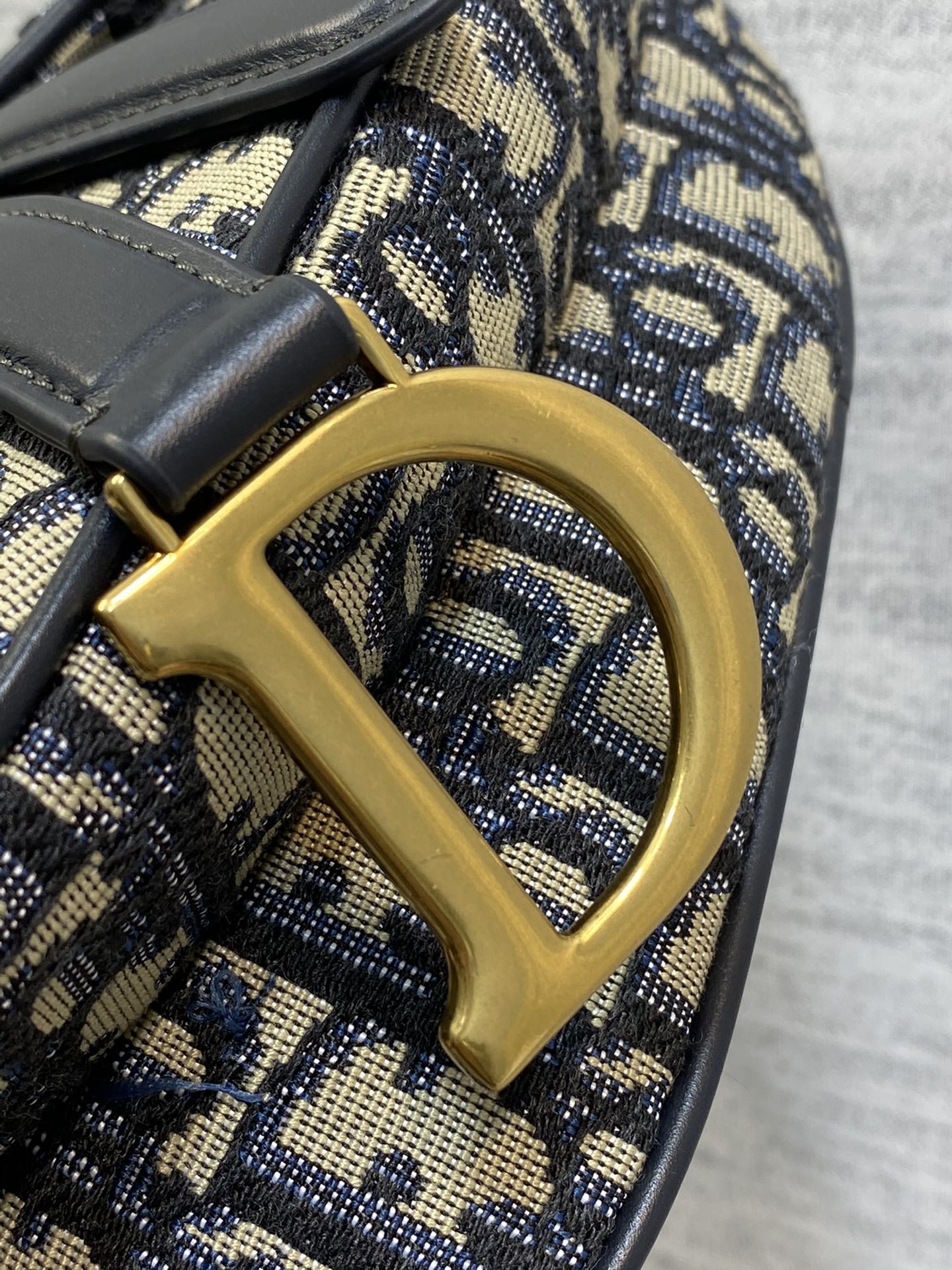 Handbag Dior 3397 size 17  5  15 cm - vstockx