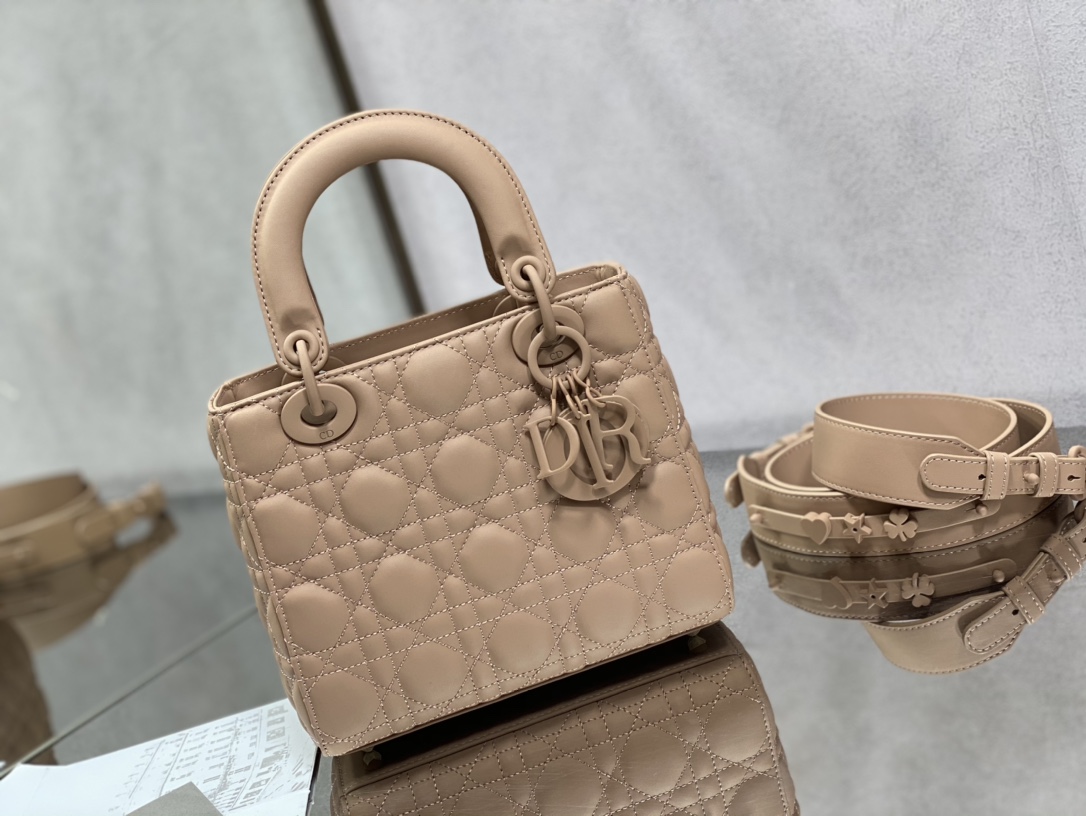 Handbag Dior size 20 cm - vstockx