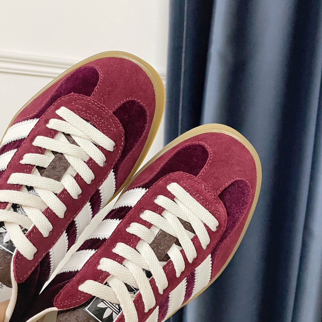 adidas x Gucci Gazelle Sneaker 6 - vstockx