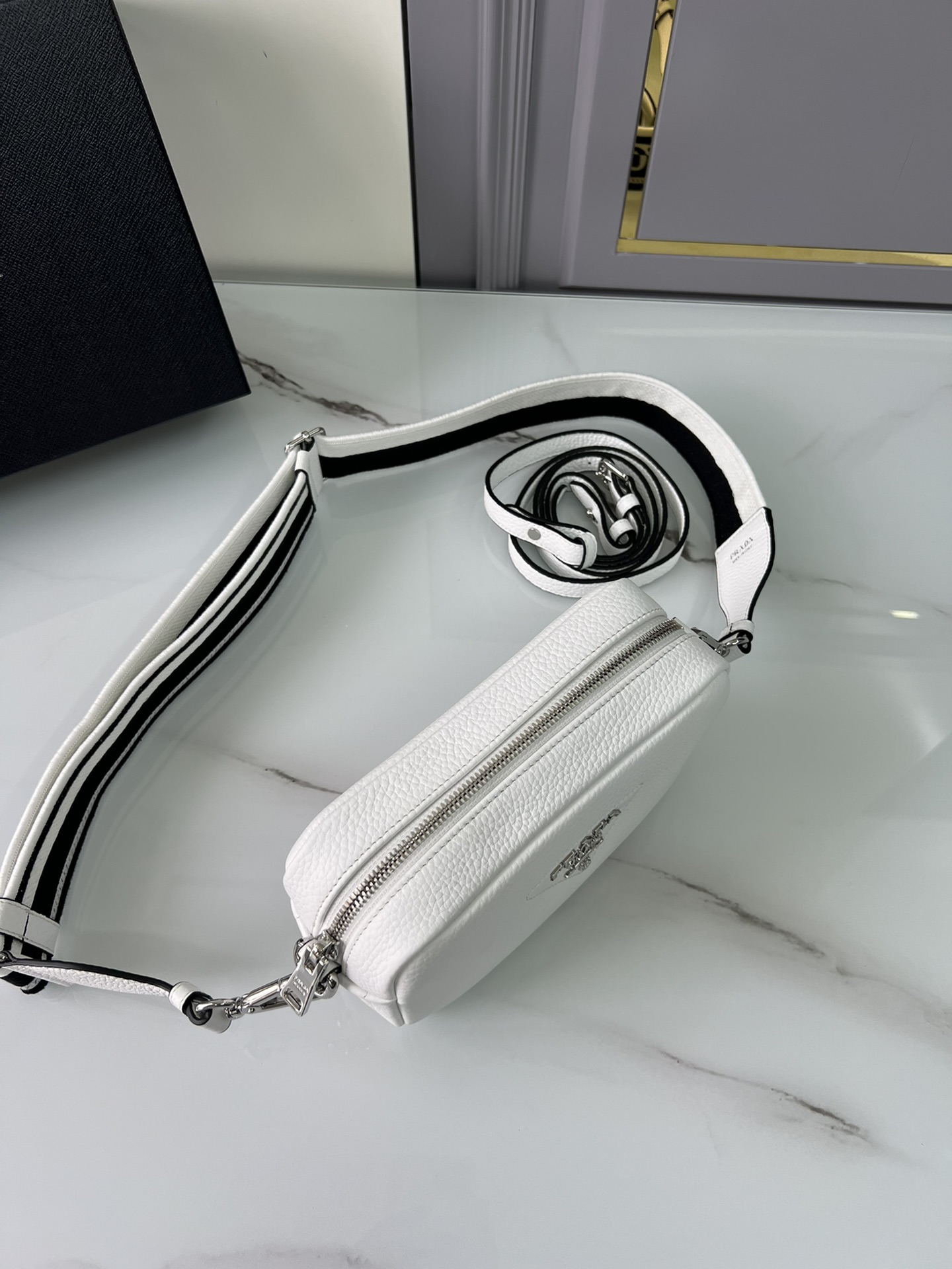 handbags prada 1BH192 19*12*6 - vstockx