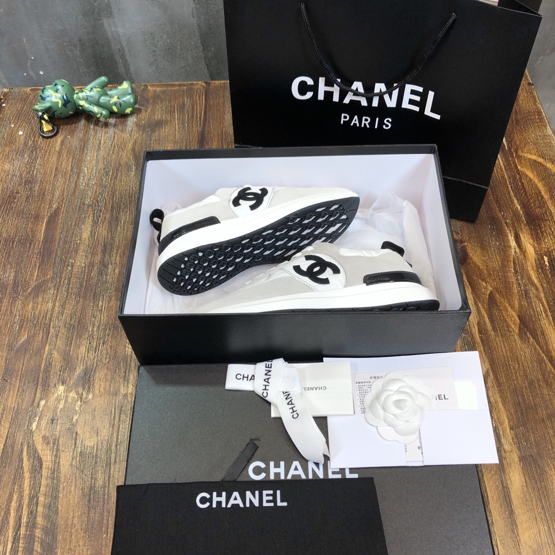 Chanel Fabric & Suede Calfskin Low Top Sneaker 33 - vstockx