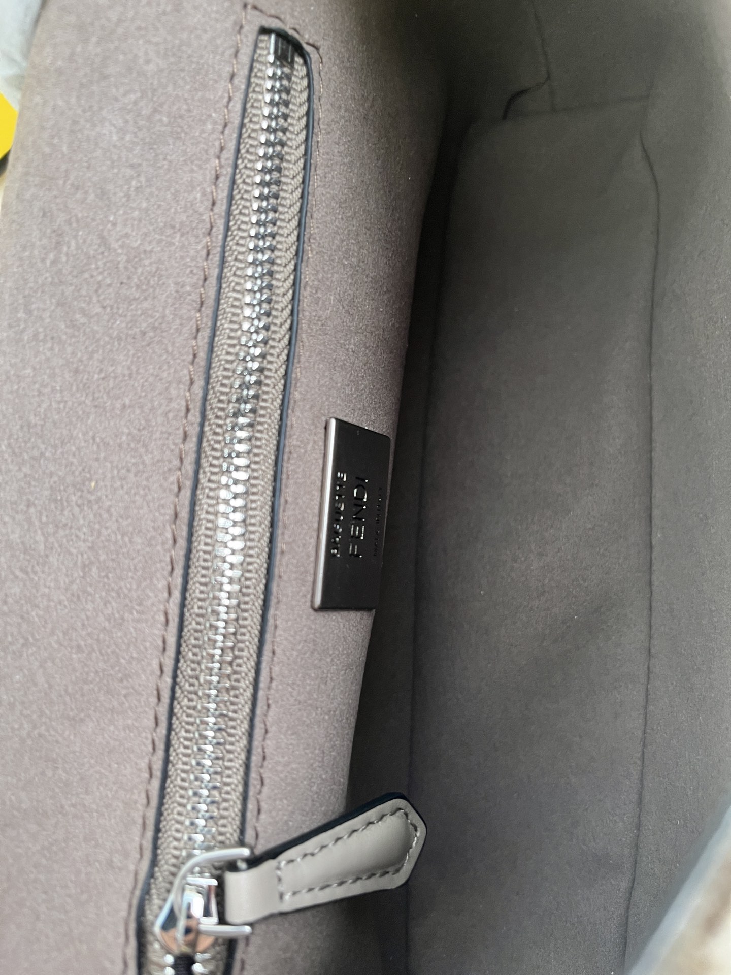 handbags FENDI 232 size:24*14*7cm - vstockx