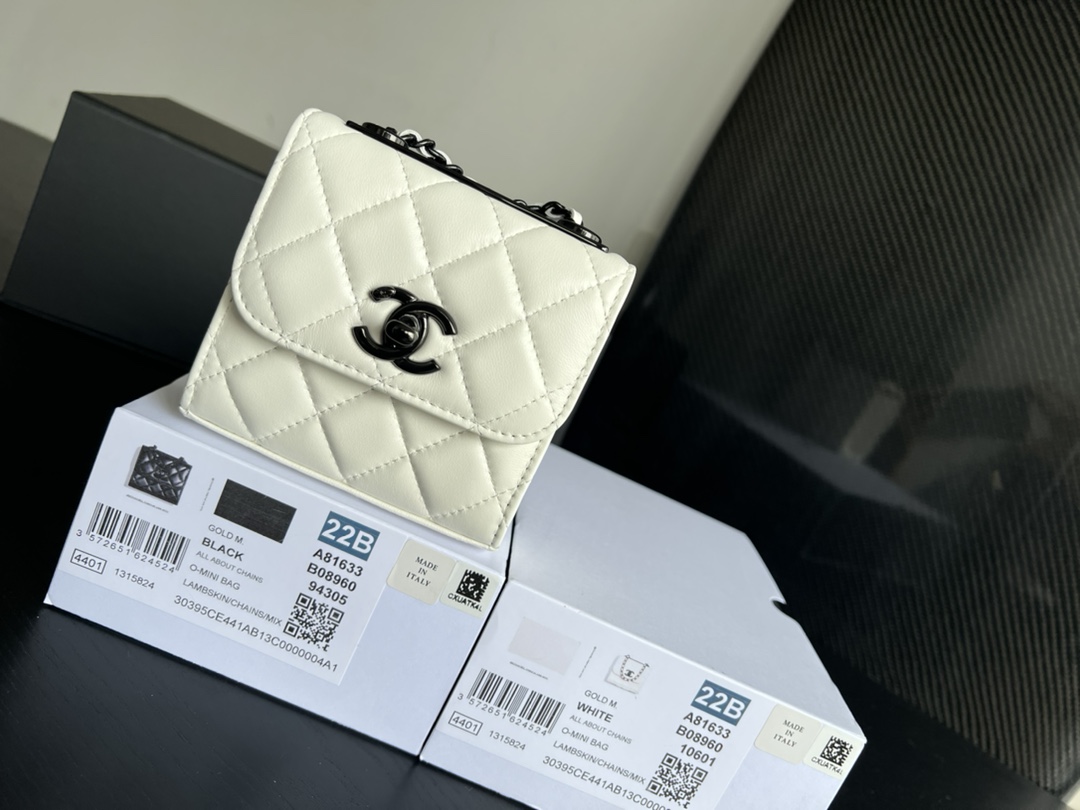 Handbag Chanel 81633 size 11cmx11cmx5 cm - vstockx