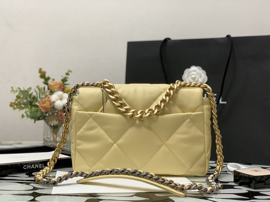Handbag Chanel size 30 cm - vstockx