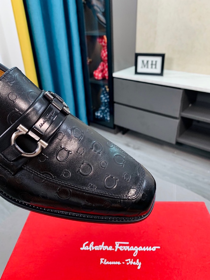 Salvatore Ferragamo Boots 25 - vstockx