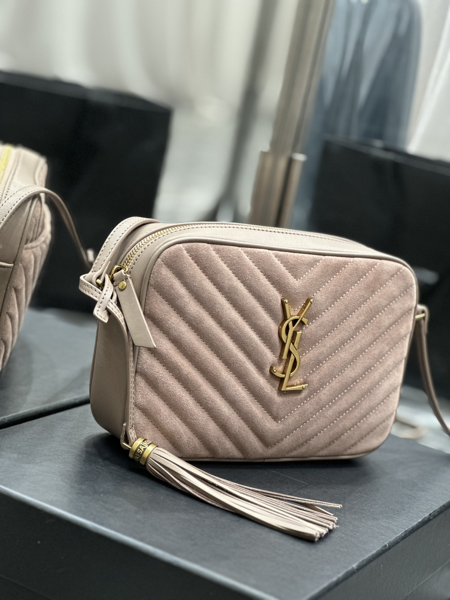 Handbags SAINT LAURENT 520534 size 23x16x6 cm - vstockx