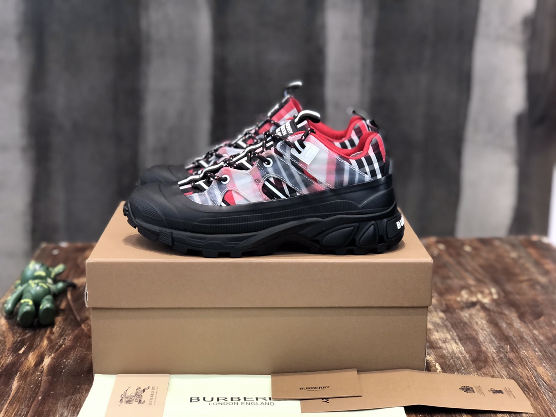 Burberry Arthur Vintage Sneaker 38 - vstockx