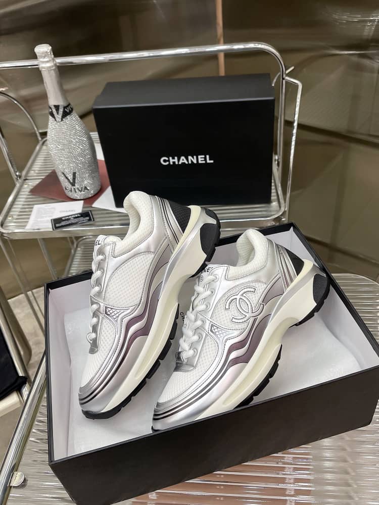 Chanel Wmns CC Logo Sneaker 'White Black' - vstockx