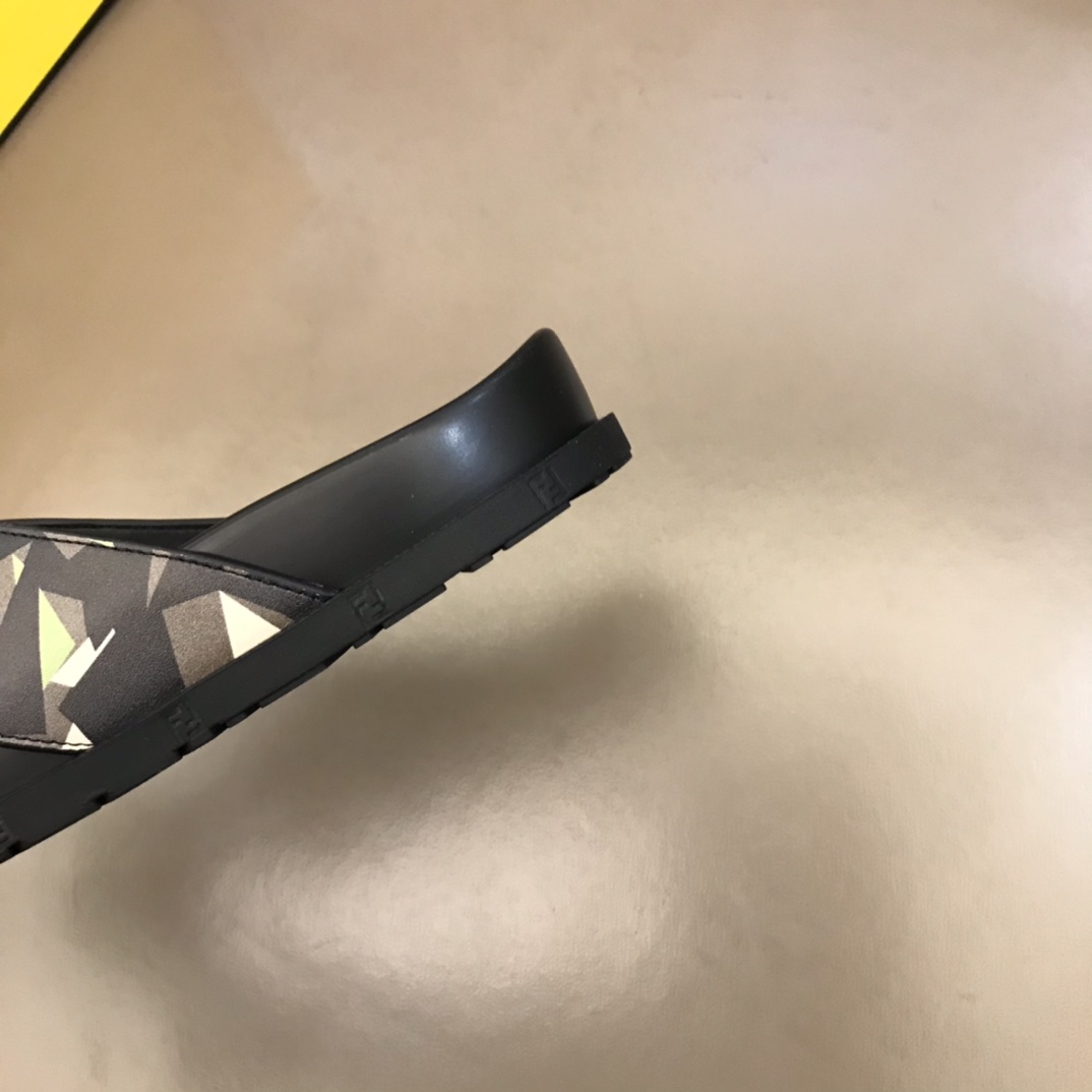 Fendi Slides 21 - vstockx