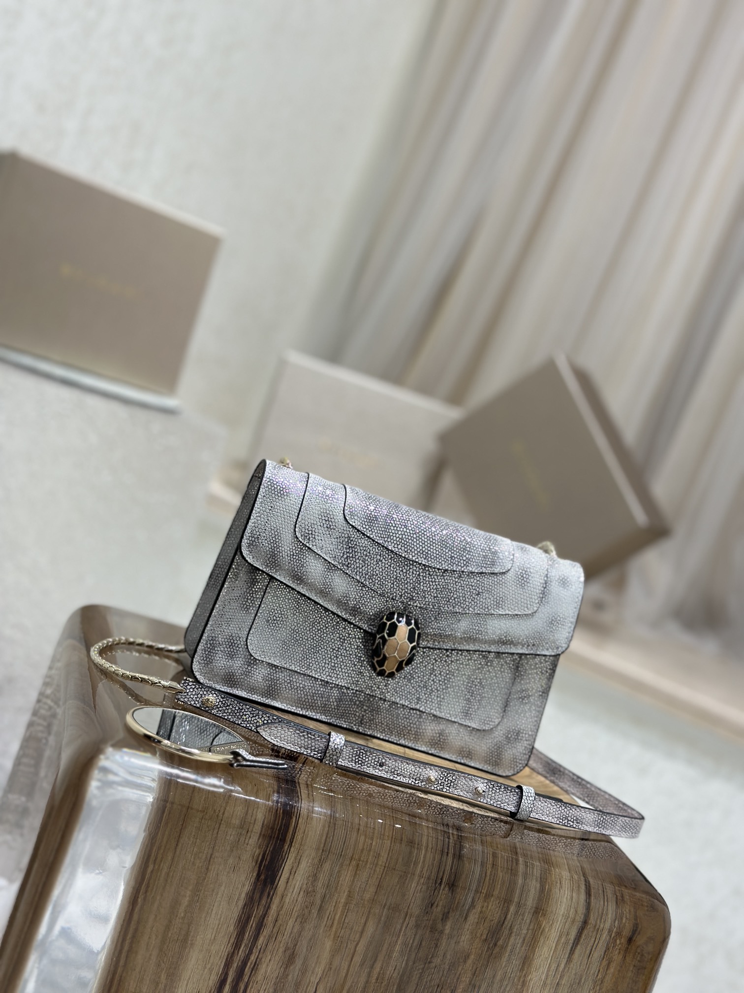 Handbags Bvlgari 38102 size:22*13*6 cm - vstockx
