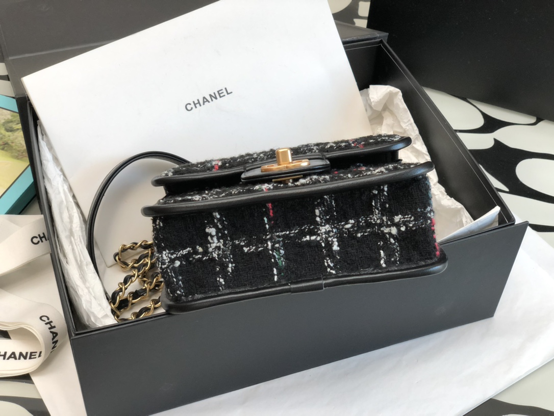 Handbag Chanel size *. * - vstockx