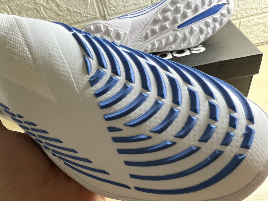 AD football shoes 22 - vstockx