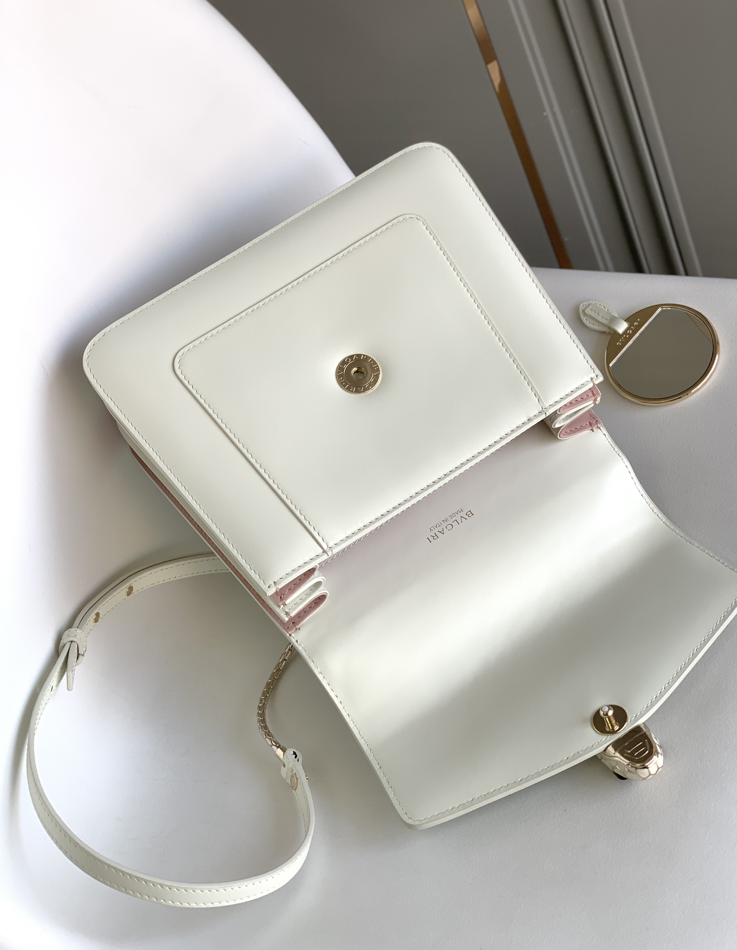 Handbags Bvlgari Sprpenti Forever size:19*13.5*6 cm - vstockx