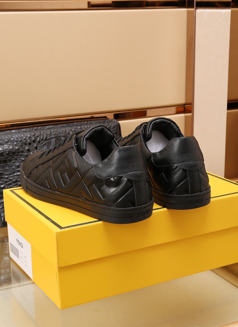 Fendi Low Top Sneakers 10 - vstockx