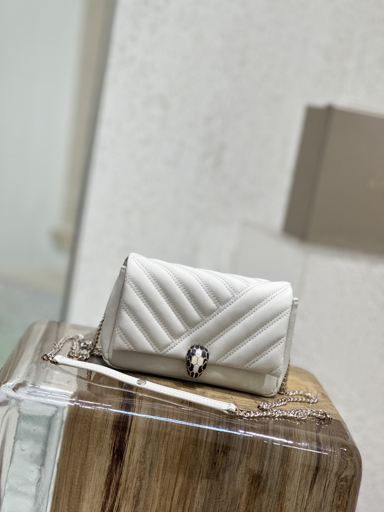 Handbags Bvlgari 288706 size:17*11*5 cm - vstockx