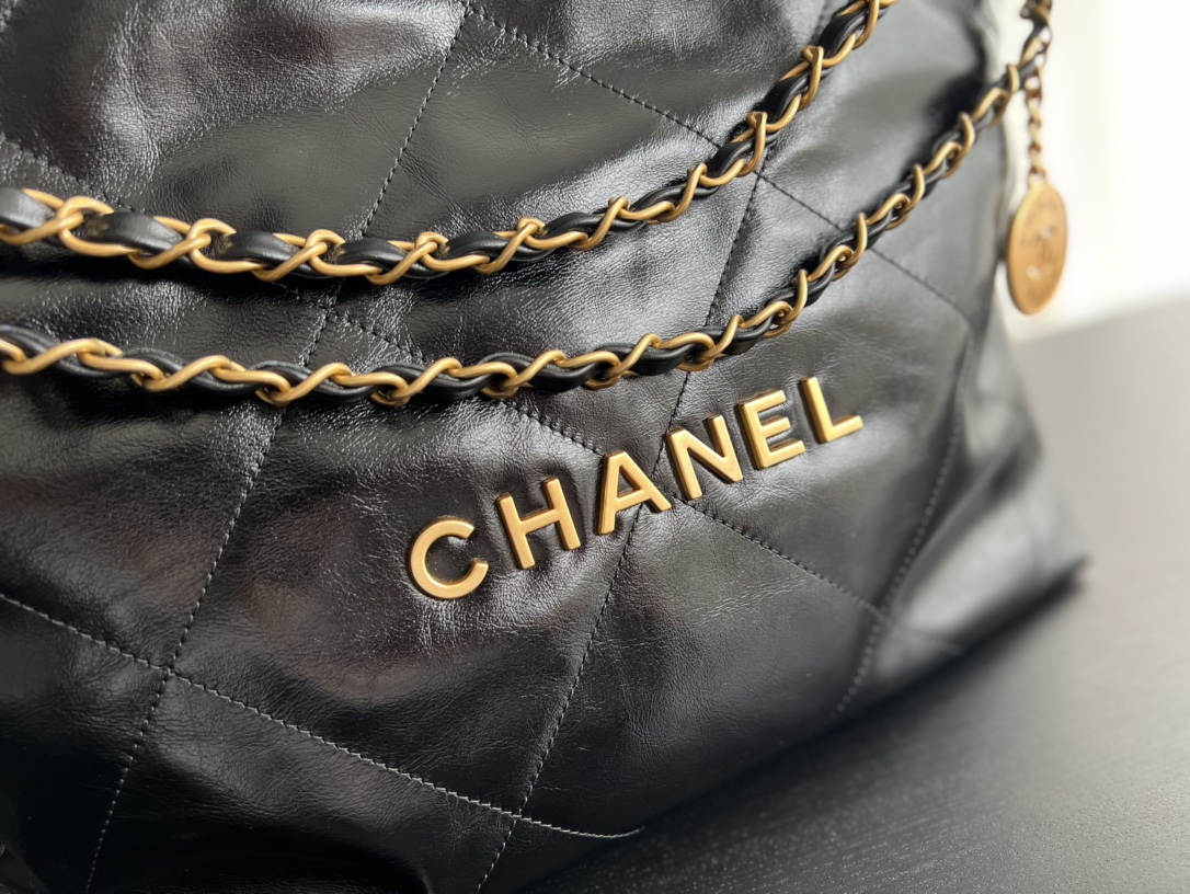 Handbag Chanel size 35cmx37cmx7 cm - vstockx