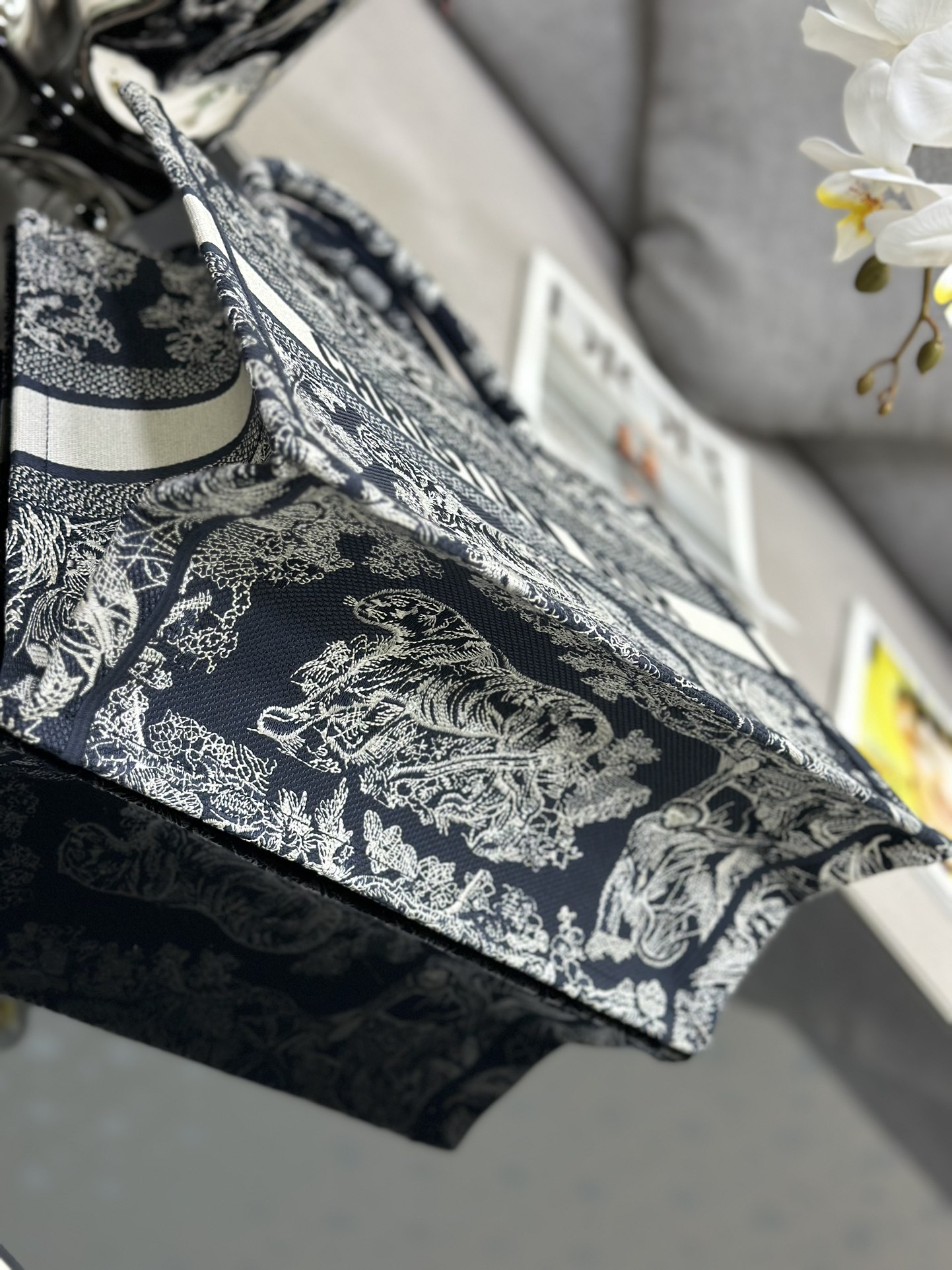 Handbag Dior M1286 size 36 x 27.5 x 16.5 cm - vstockx