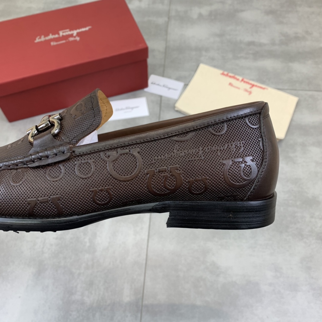 Salvatore Ferragamo Boots 13 - vstockx