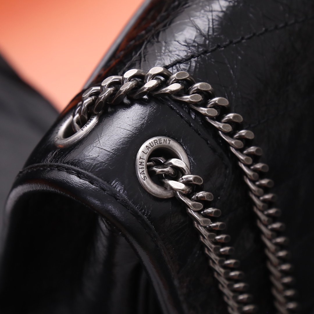 Handbags SAINT LAURENT 533037 size 22x16.5x12 cm - vstockx