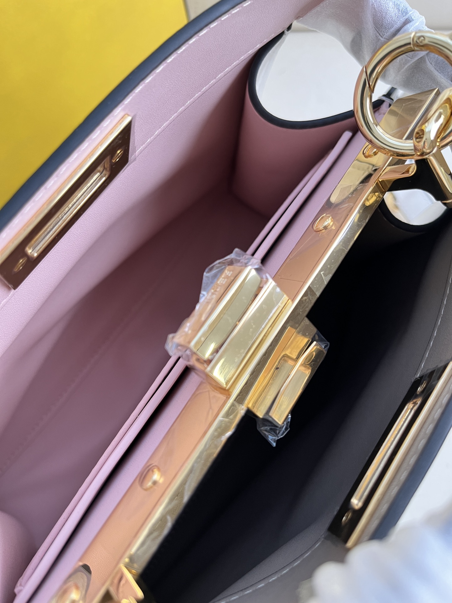 handbags FENDI 0229 size:27*21*11cm - vstockx