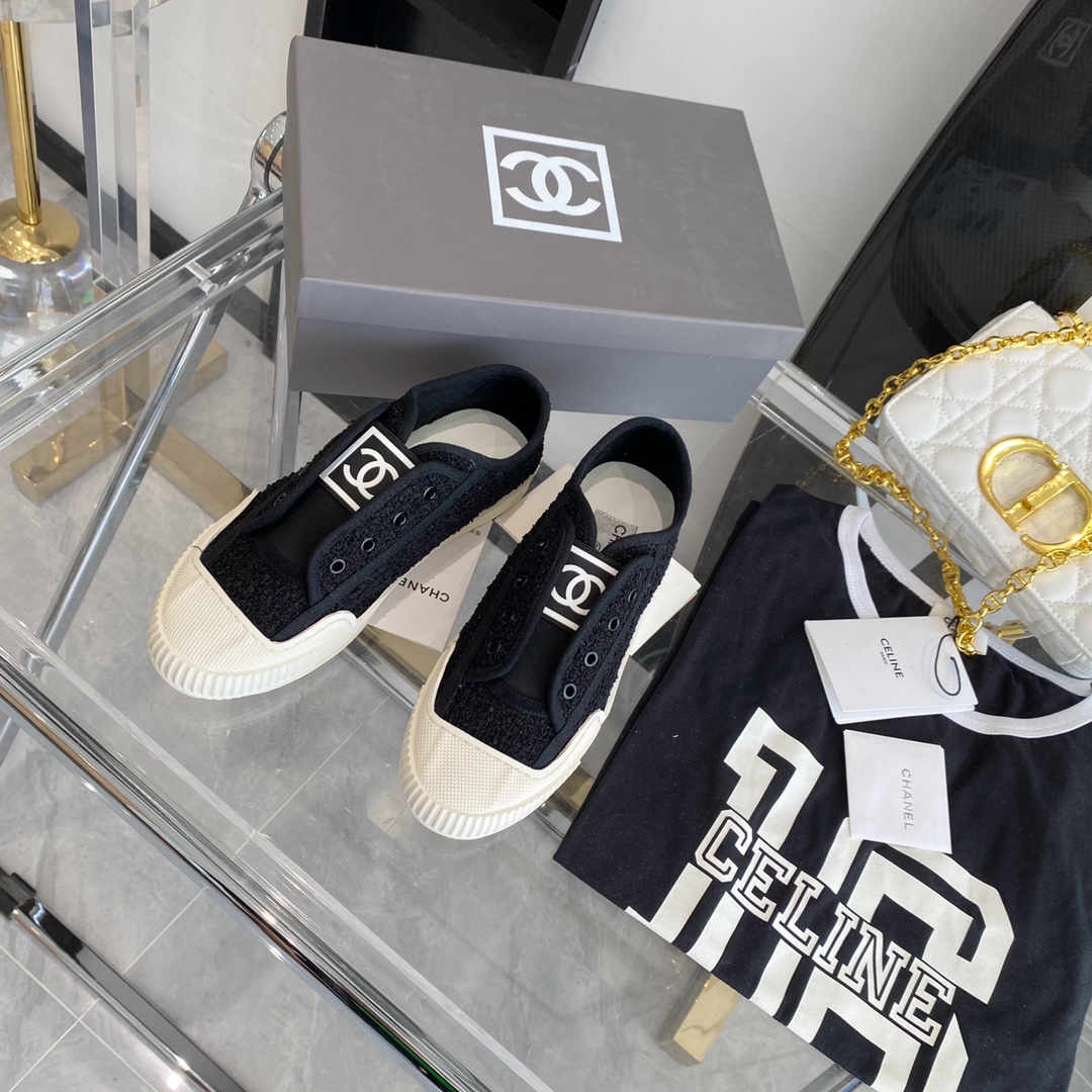 Chanel Flat canvas Sneaker 2 - vstockx