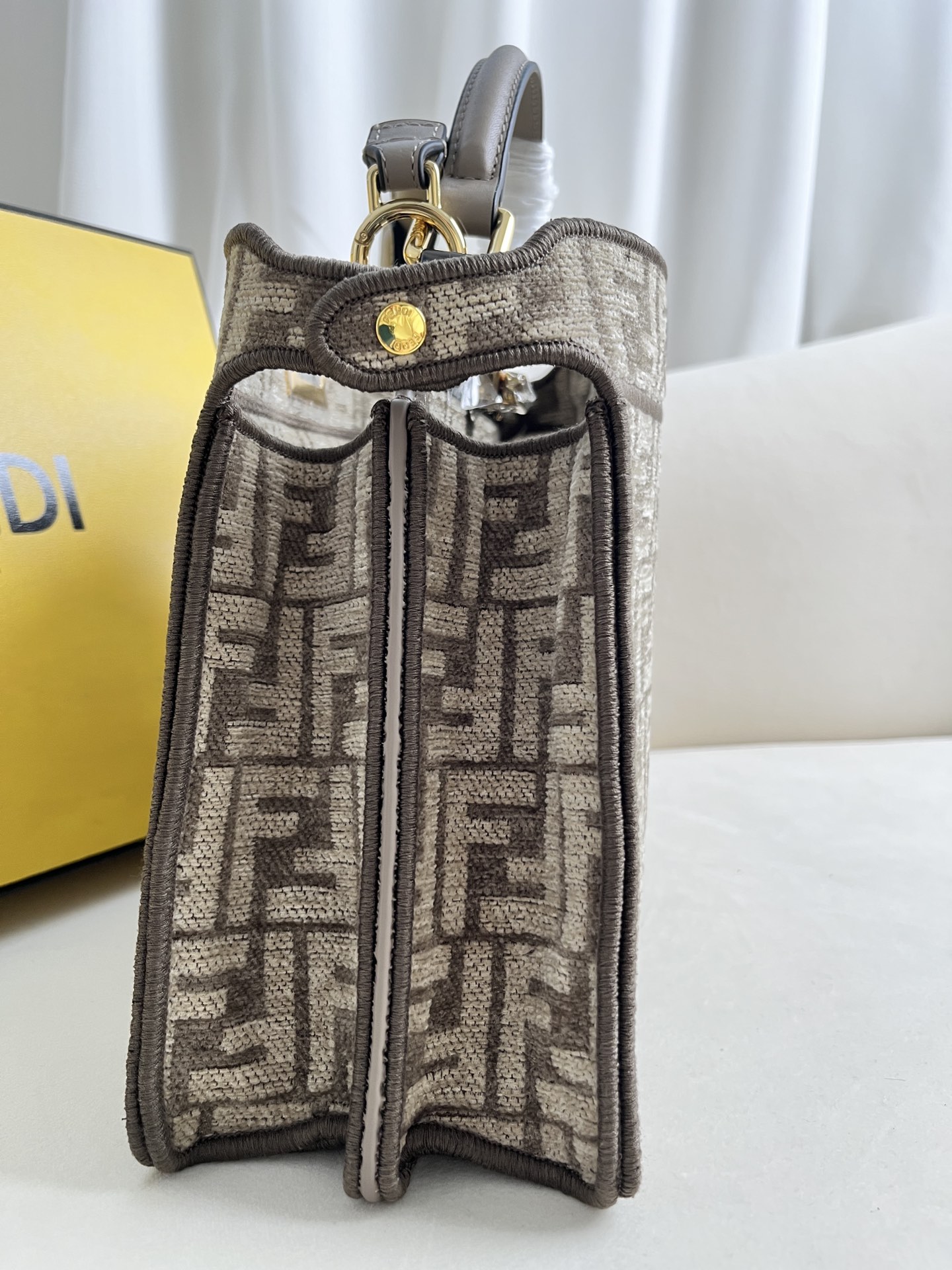 handbags FENDI 0229 size:27*21*11cm - vstockx