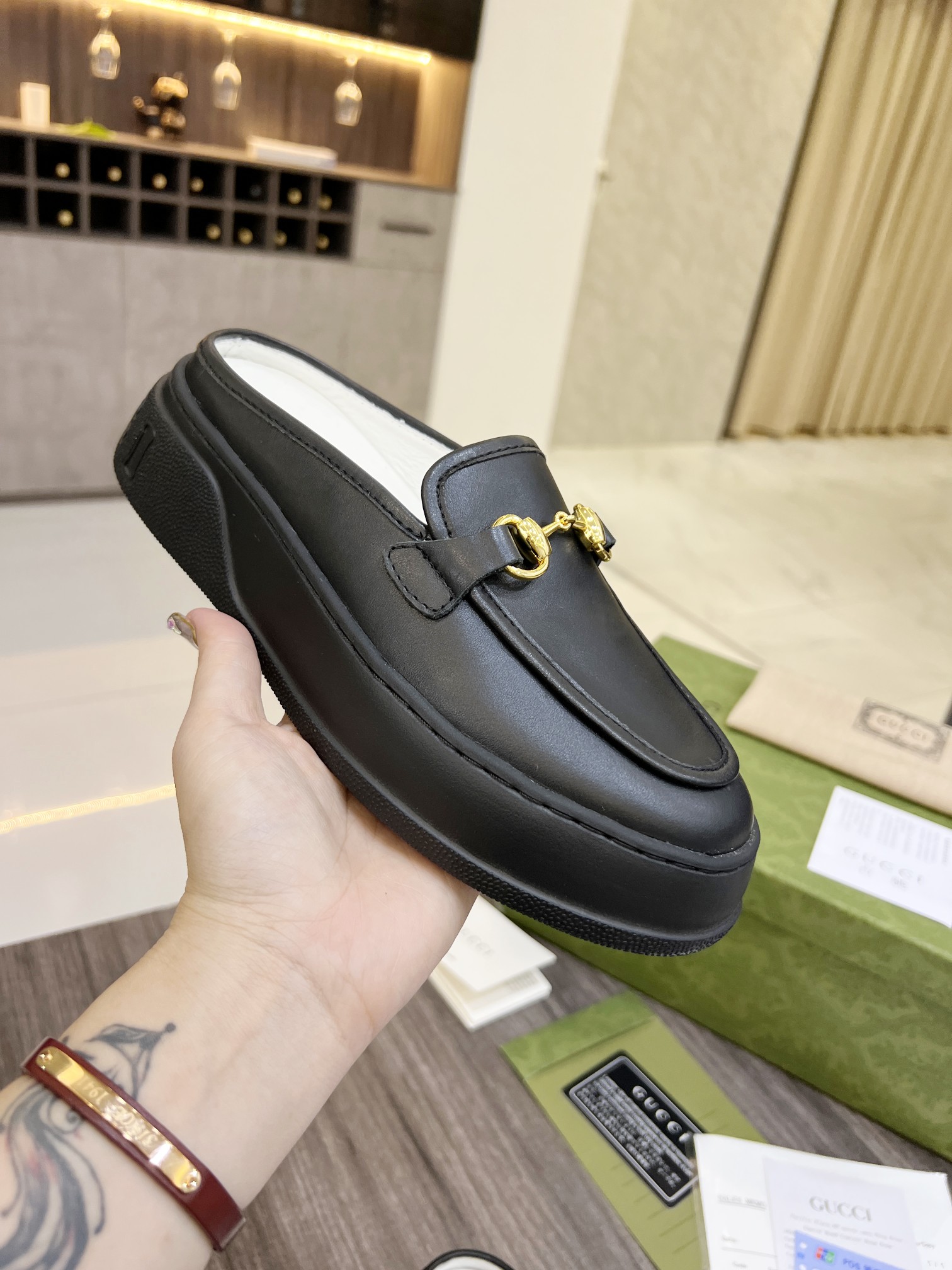 Gucci Women's WOMEN 6 - vstockx