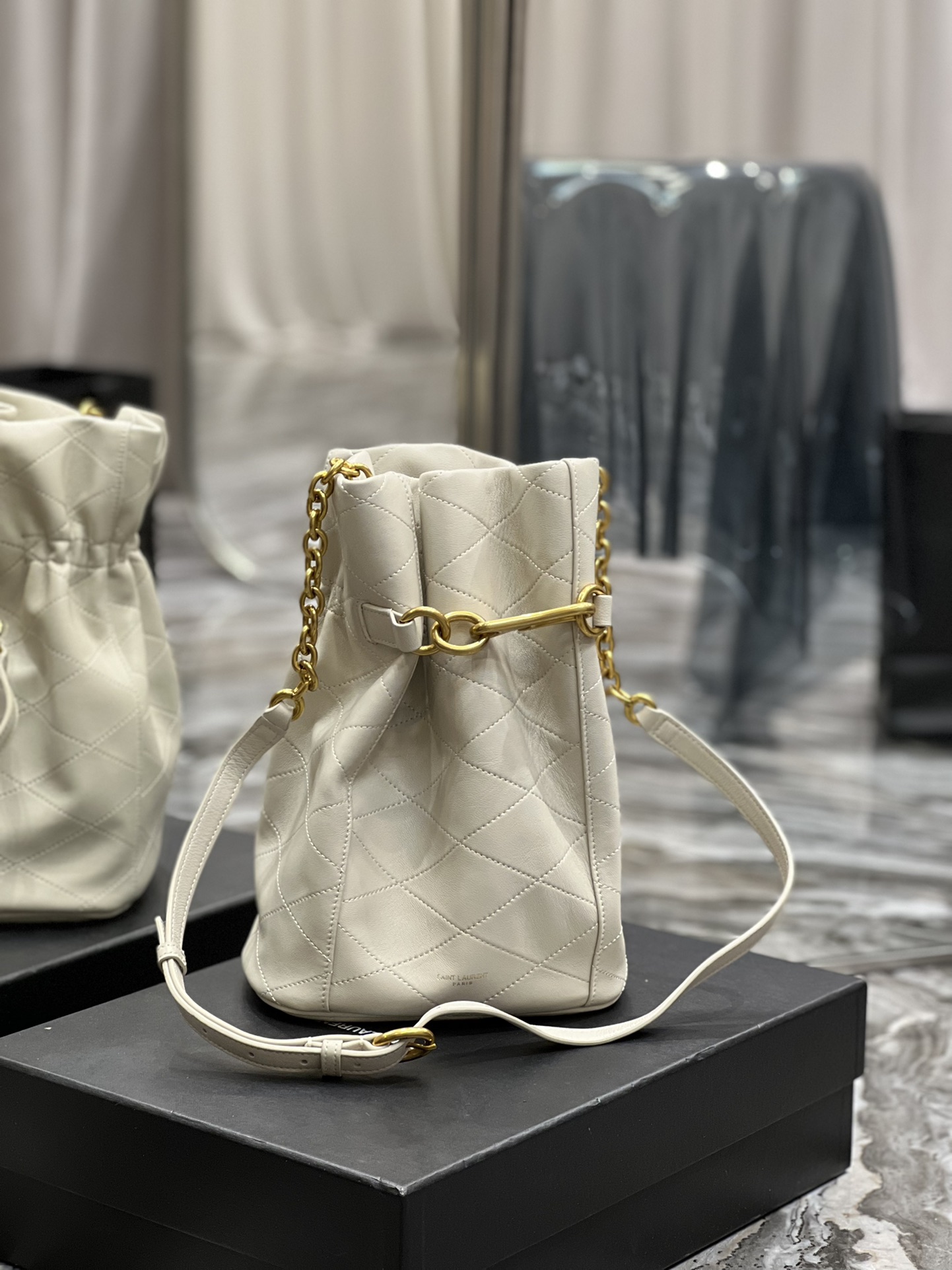 Handbags SAINT LAURENT 686310 size 19  27  12 cm - vstockx