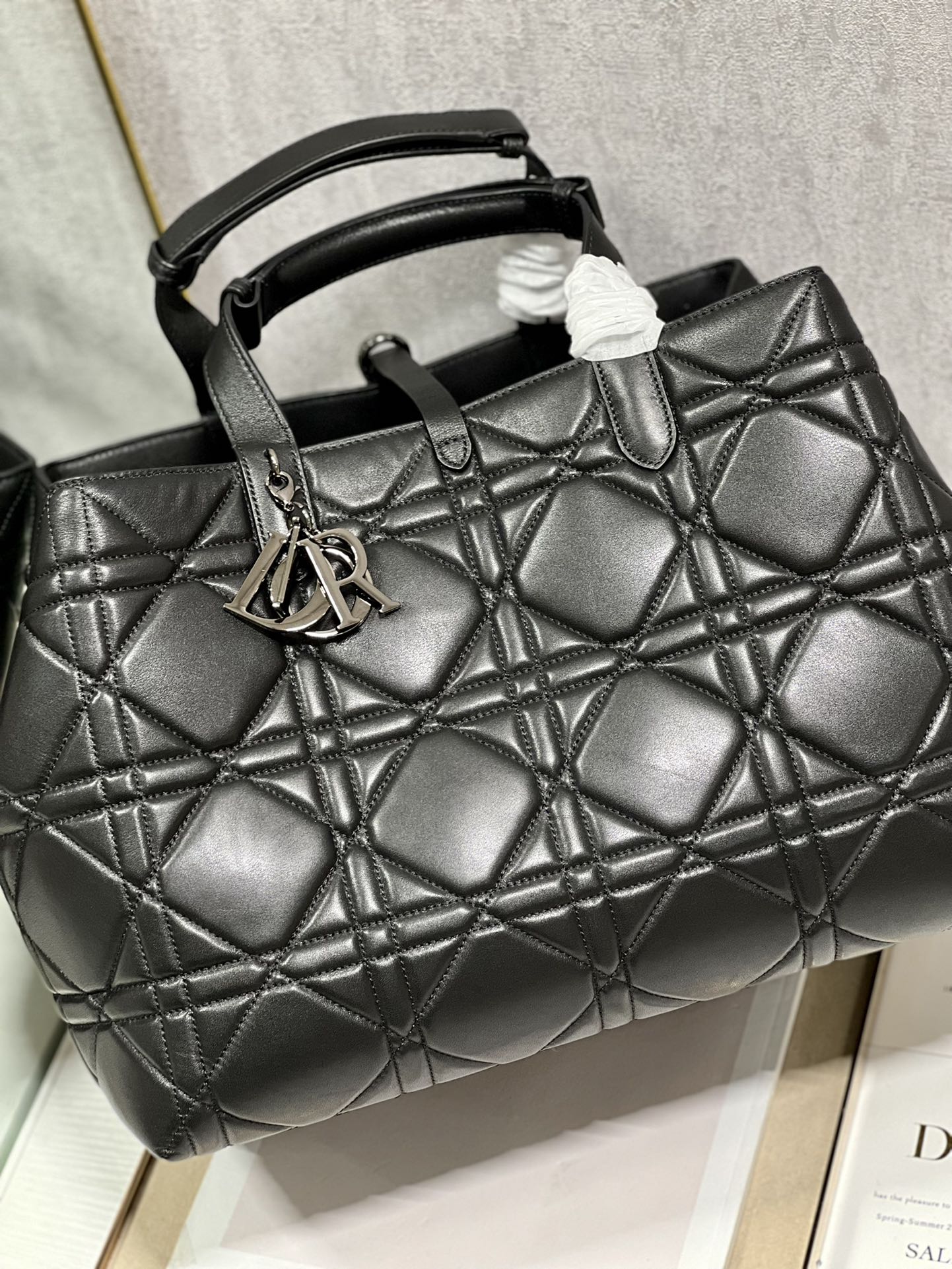 Handbag Dior 1188 size 37  43  22 cm - vstockx