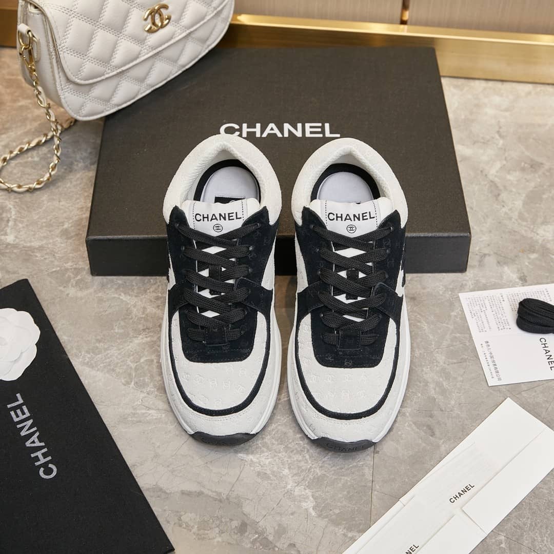 Chanel Low Top Trainer White Black (W) - vstockx