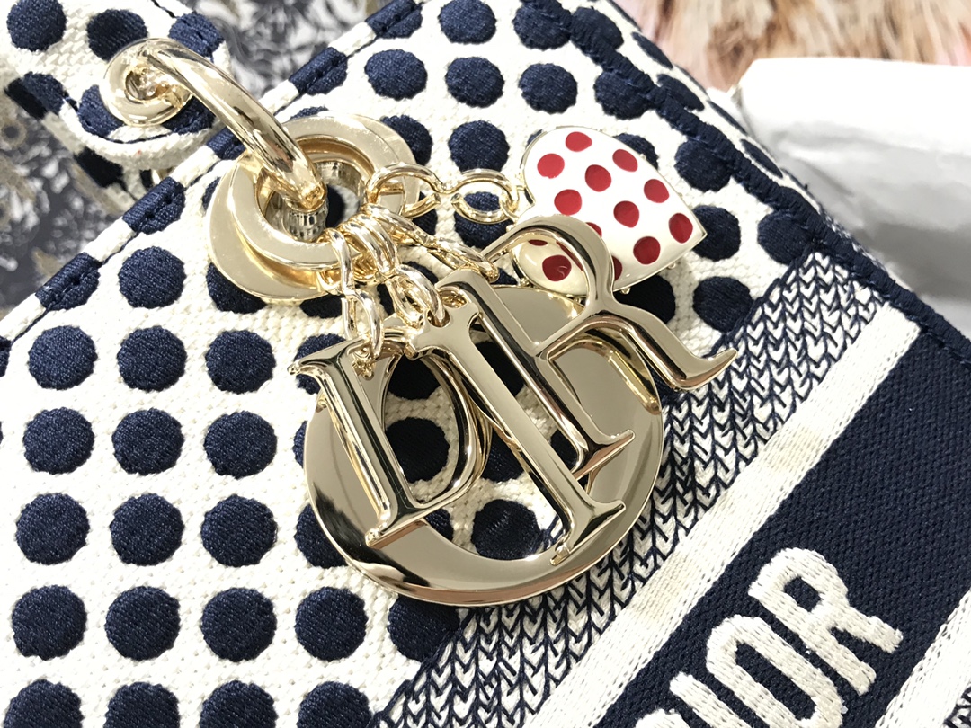 Handbag Dior M0565 24*20*11 cm - vstockx