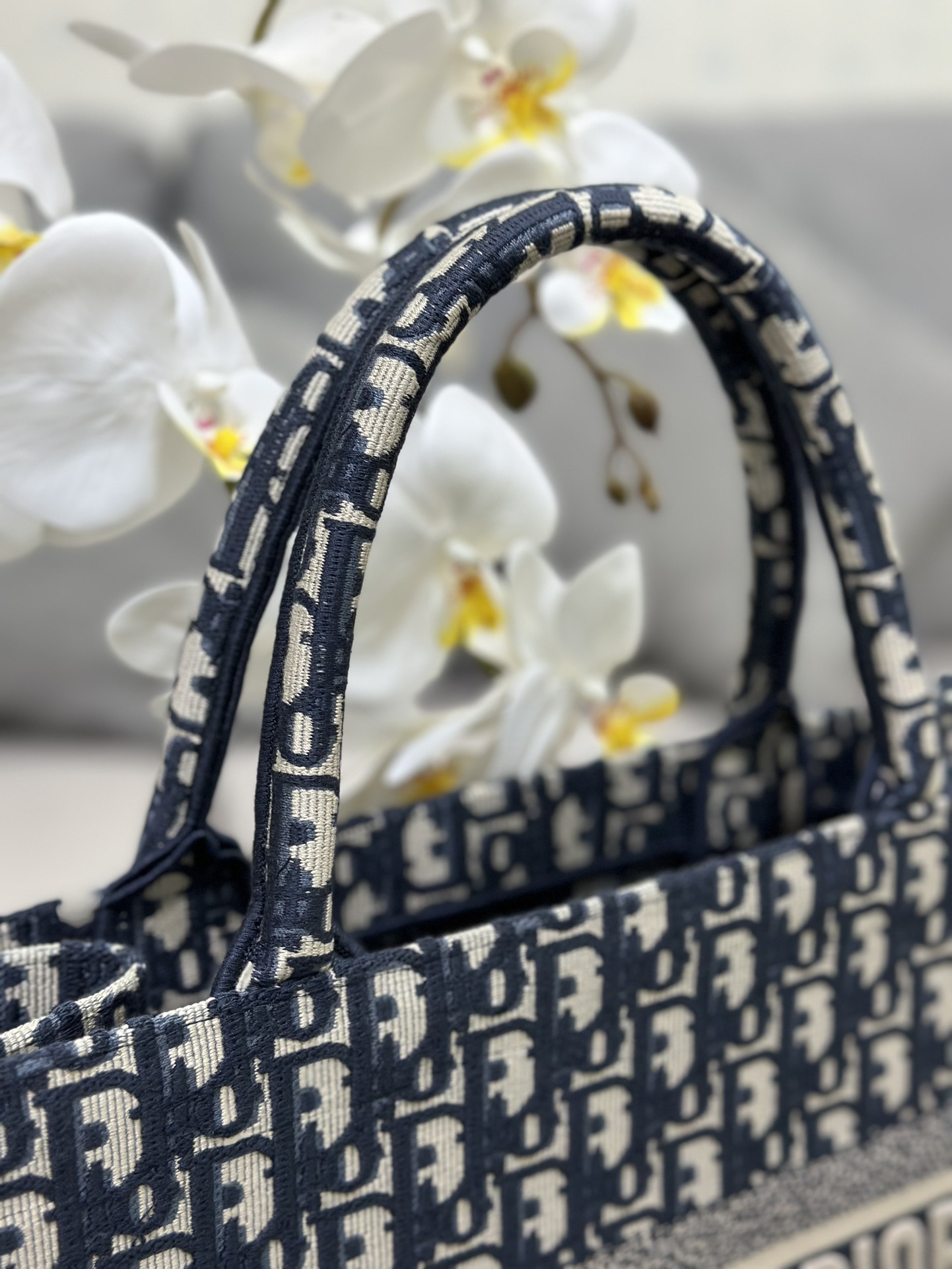 Handbag Dior M1286 size 36 x 27.5 x 16.5 cm - vstockx