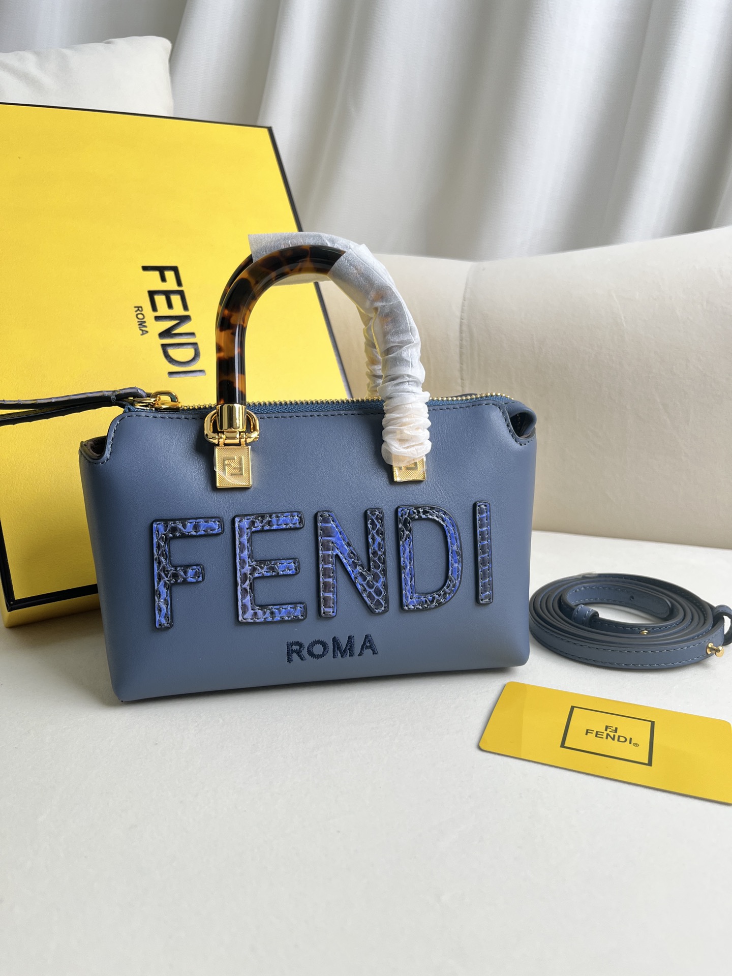handbags FENDI 8BS067 size:20.5*12*9cm - vstockx